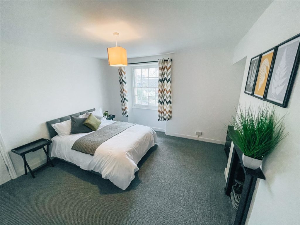 Newport Road Room 4, Cardiff