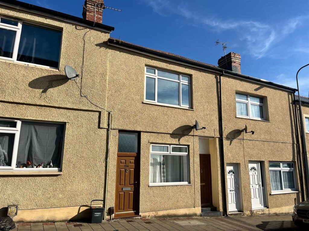 62 Main Street, Barry