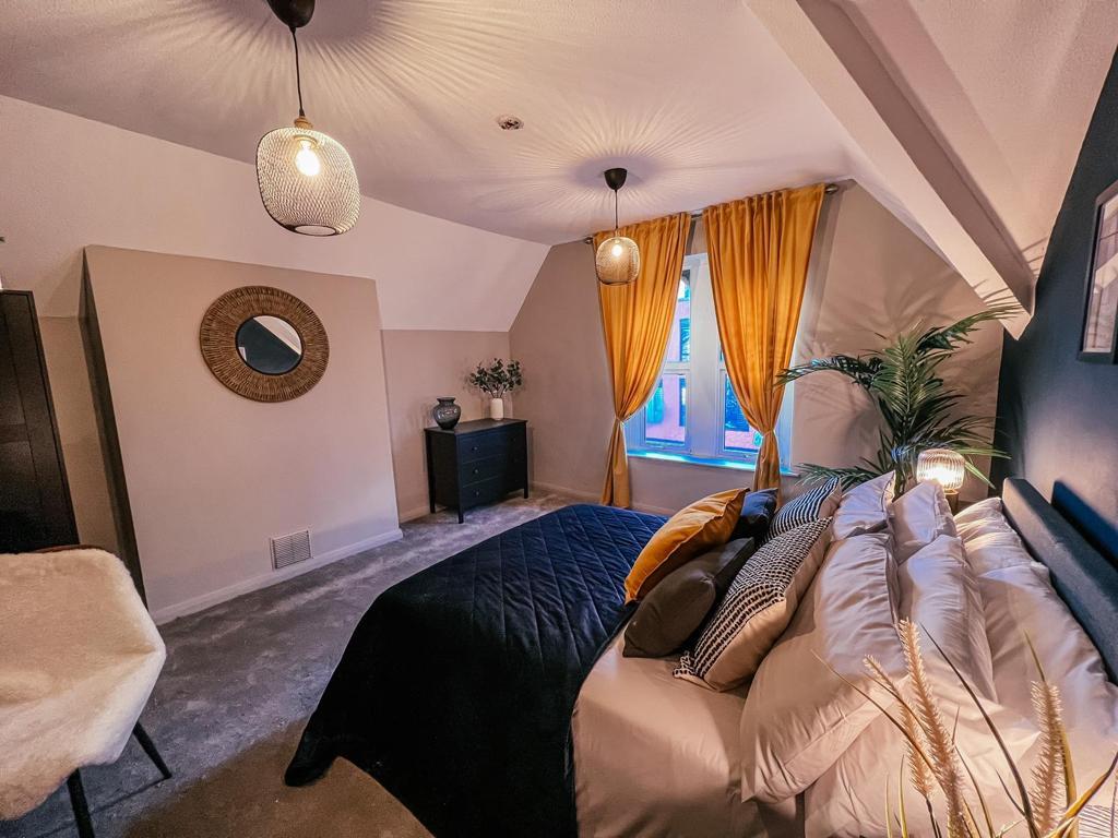 Howard Gardens Room 1, Cardiff